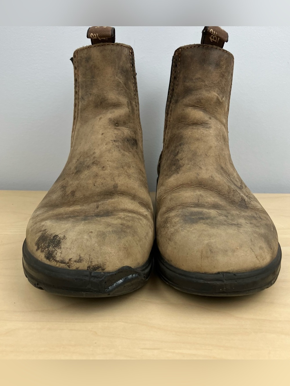 Blundstone Brown Leather Chelsea Ankle Boots. NOTE photos - Picture 5 of 11